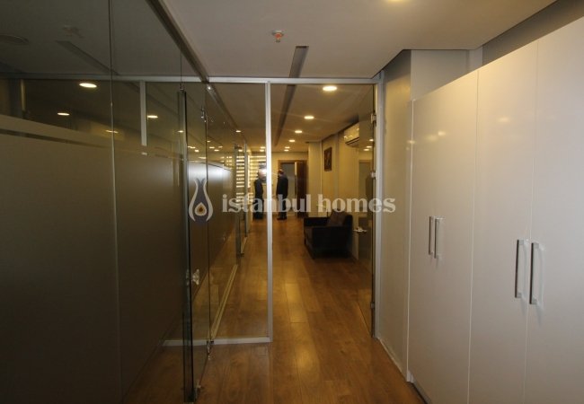 Immobilier Commercial À Istanbul À Côté De L'autoroute E-5 8