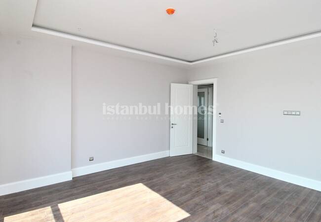 Kartal’da Sahile Yürüyüş Mesafesinde Havuzlu Sitede Daireler 18