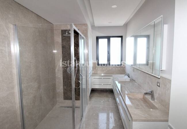 Kartal’da Sahile Yürüyüş Mesafesinde Havuzlu Sitede Daireler 23