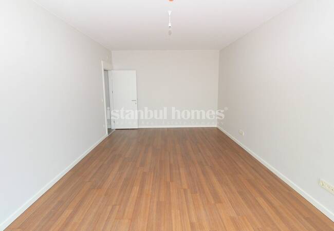 آپارتمان های واقع در یک مجتمع با استخر مشترک در کارتال 36