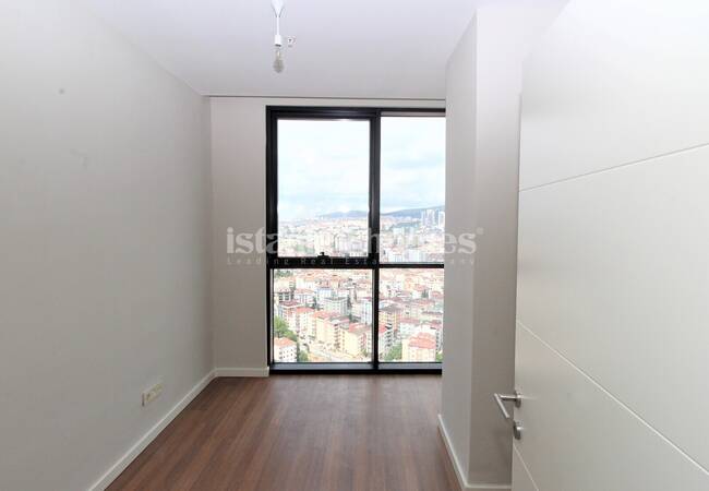 آپارتمان های واقع در یک مجتمع با استخر مشترک در کارتال 39