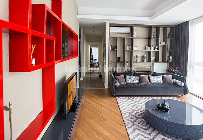 آپارتمان های واقع در یک مجتمع با استخر مشترک در کارتال 22