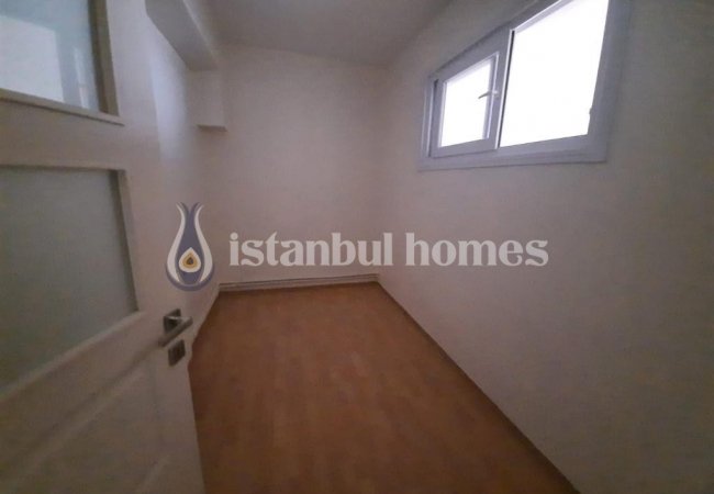 Advantageously Located Affordable 3+1 Apartment in Fatih 10