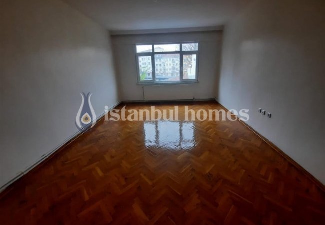 Advantageously Located Affordable 3+1 Apartment in Fatih 3