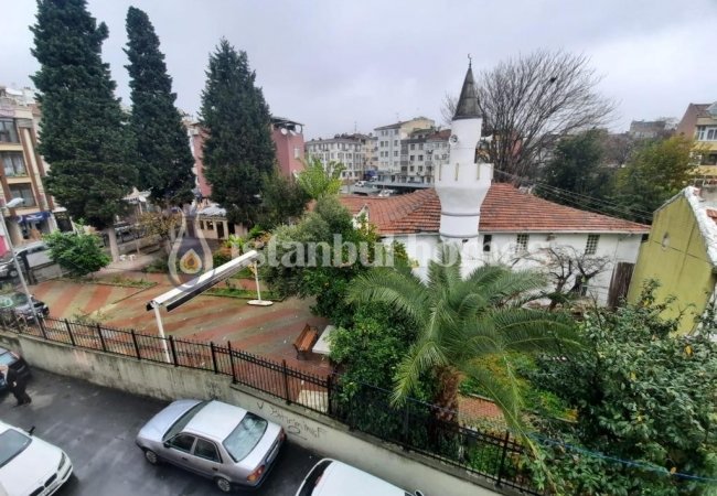 Advantageously Located Affordable 3+1 Apartment in Fatih 15