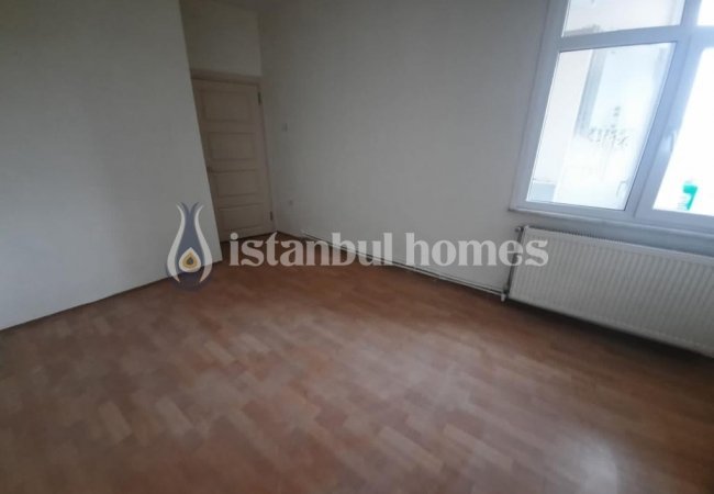 Advantageously Located Affordable 3+1 Apartment in Fatih 7