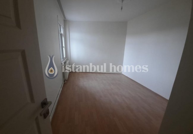 Advantageously Located Affordable 3+1 Apartment in Fatih 9