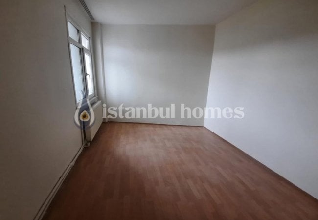 Advantageously Located Affordable 3+1 Apartment in Fatih 8