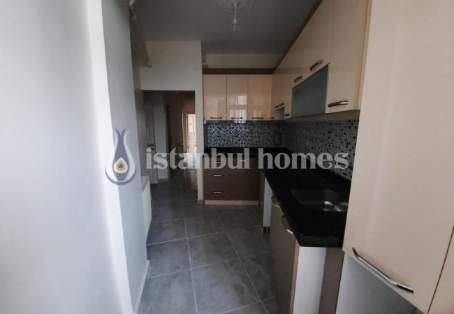 Advantageously Located Affordable 3+1 Apartment in Fatih 12