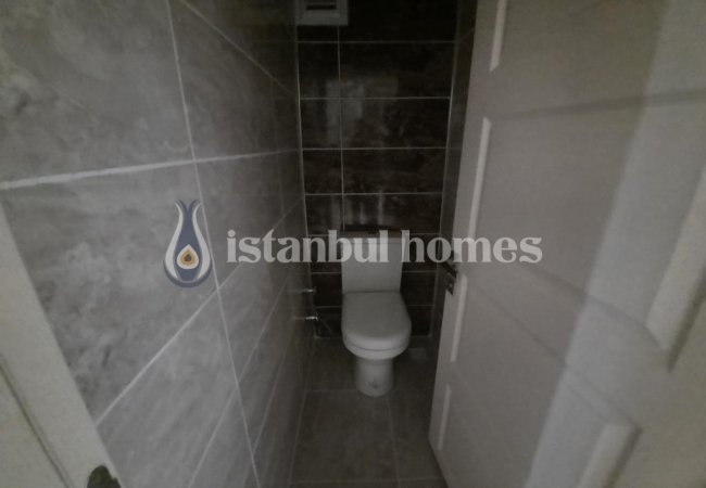Advantageously Located Affordable 3+1 Apartment in Fatih 14