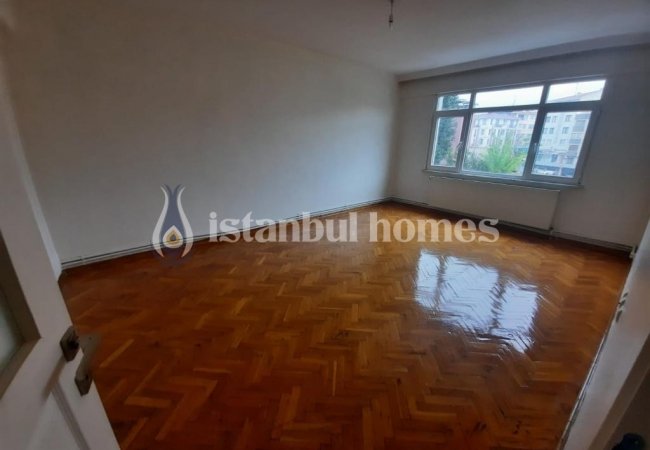 Advantageously Located Affordable 3+1 Apartment in Fatih 1