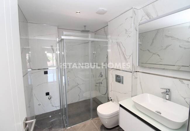 آپارتمان های سطح بالا واقع در یک مجتمع استخردار در استانبول 26