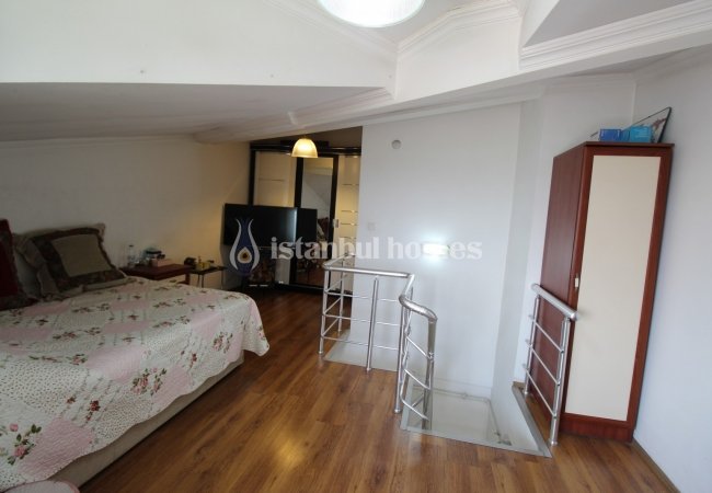 Duplex Apartment in a Privileged Location in Kagithane 12