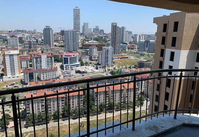 Esenyurt'ta Havuzlu ve Güvenlikli Site İçinde Daireler 13