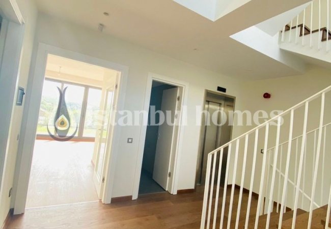 Zekeriyaköy'de Site İçinde Zengin Olanaklı Lüks Villalar 14