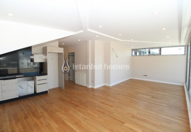 Üsküdar Sahilde Kız Kulesi ve Boğaz Manzaralı Dubleks Daire 11