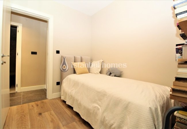 Well-designed Sea View Apartment for Sale in Istanbul Adalar 40