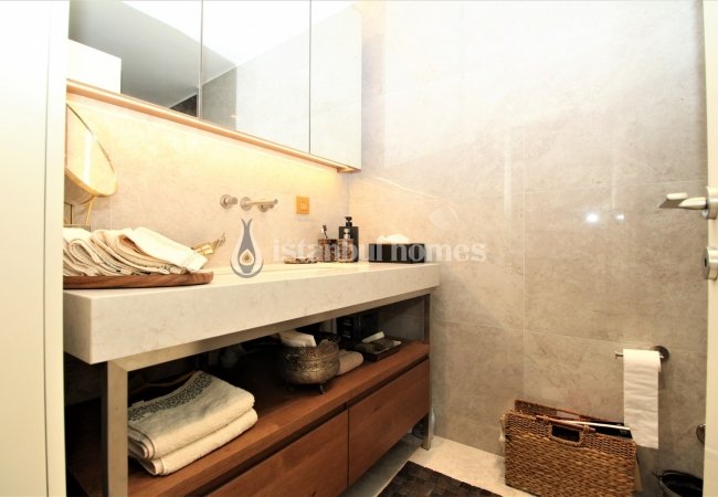 Well-designed Sea View Apartment for Sale in Istanbul Adalar 43