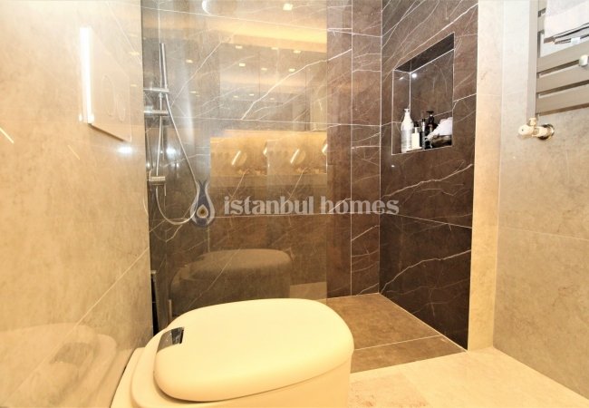 Well-designed Sea View Apartment for Sale in Istanbul Adalar 44