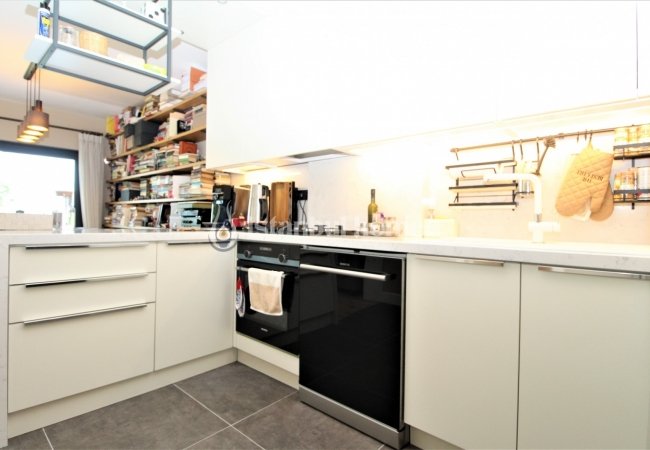 Well-designed Sea View Apartment for Sale in Istanbul Adalar 35