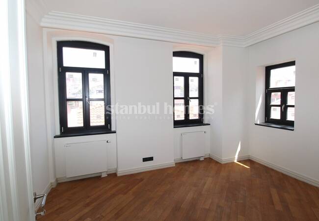 Wohnungen In Beyoglu Mit Italienischem Baustil 12