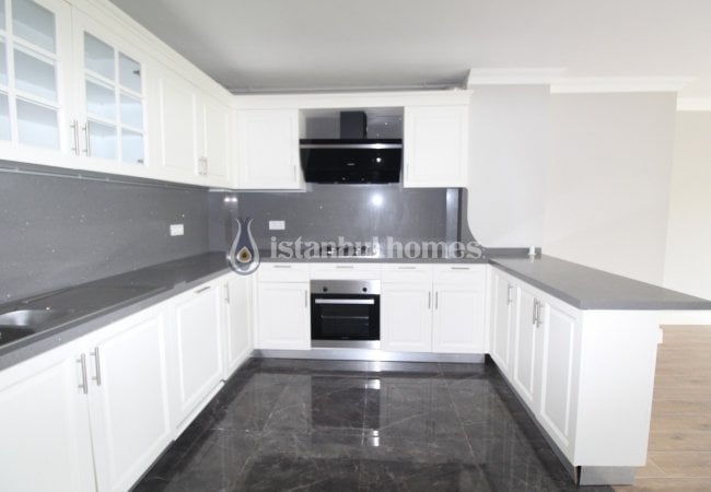 Kilyos'ta Doğa İle İç İçe Deniz Manzaralı Yenilenmiş Villa 10