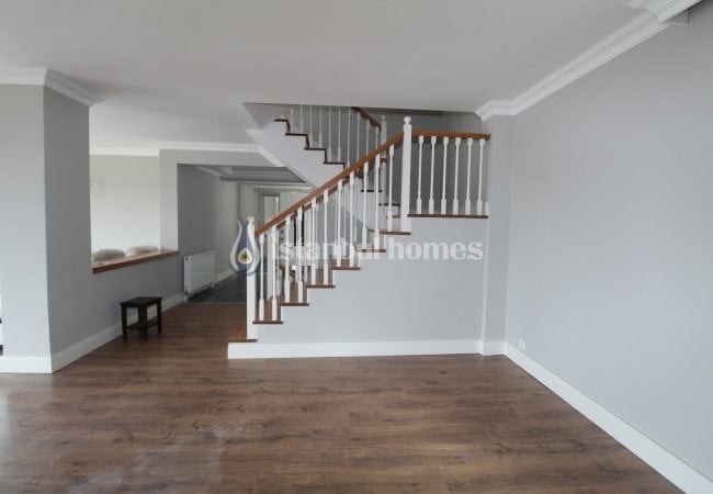 Kilyos'ta Doğa İle İç İçe Deniz Manzaralı Yenilenmiş Villa 12