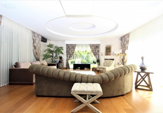 Well Located Triplex Villa in Tuzla Tepeoren 9