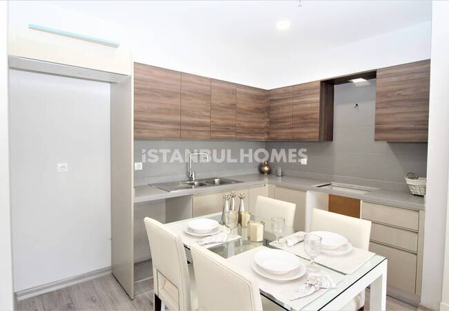Flats in a Complex with Rich Social Amenities in Kadikoy 15