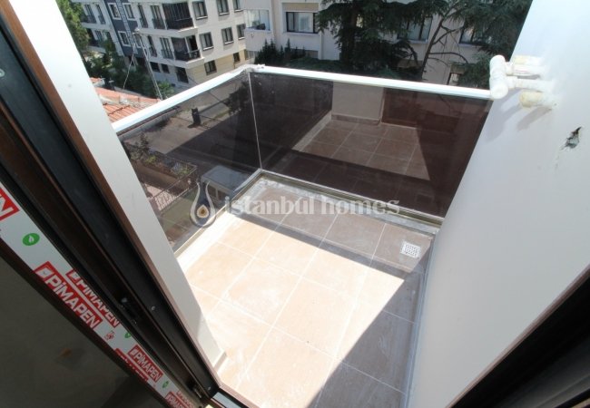 Centrally Located New Properties Near the Sea in Maltepe 6