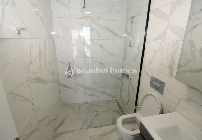 Bahçelievler Yenibosna'da Havuzlu Sitede Lüks Daireler 23