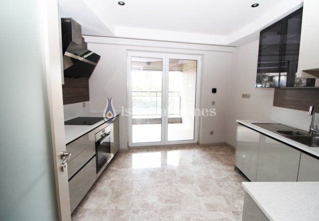 Modern Apartments in Maltepe Istanbul Close to D 100 Highway 10
