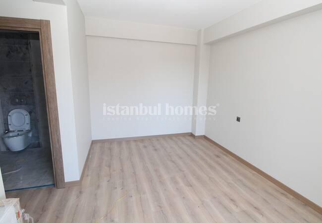 Real Estate in a Complex with Pools in Istanbul Silivri 25