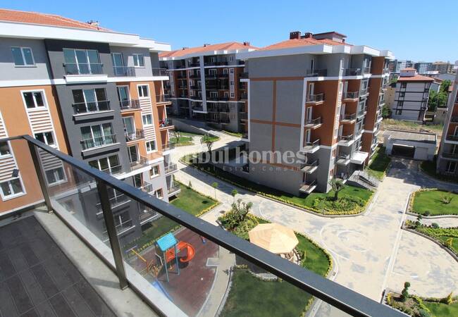 Real Estate in a Complex with Pools in Istanbul Silivri 14
