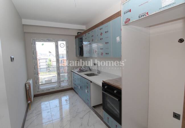 Real Estate in a Complex with Pools in Istanbul Silivri 17