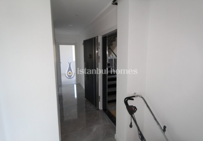 Отдельная Вилла с 2 Садами в Стамбуле, Бейликдюзю 17