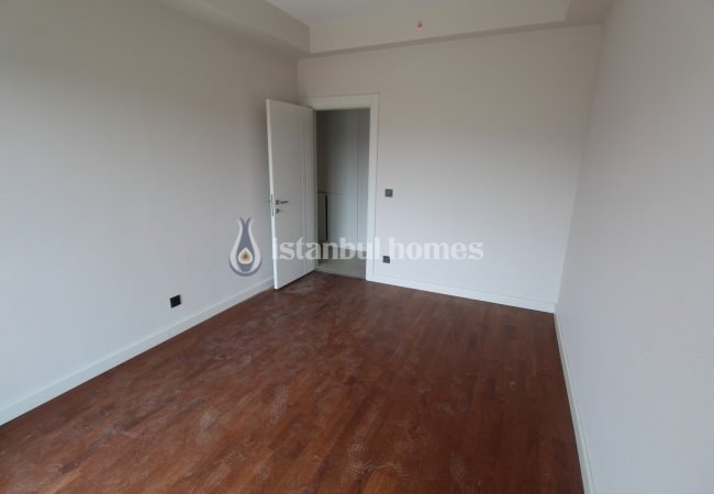 Key Ready Apartments in a Complex in Bahcesehir Istanbul 19