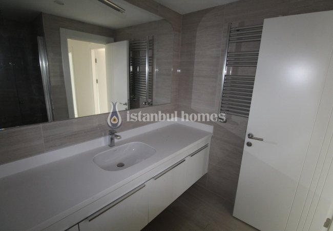 Key Ready Apartments in a Complex in Bahcesehir Istanbul 20