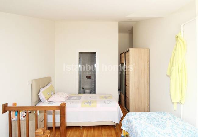 İstanbul Kadıköy'de Sahil ve Çarşıya Yakın Çatı Katı Daire 8