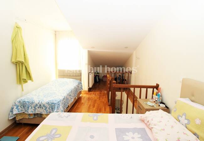 İstanbul Kadıköy'de Sahil ve Çarşıya Yakın Çatı Katı Daire 9