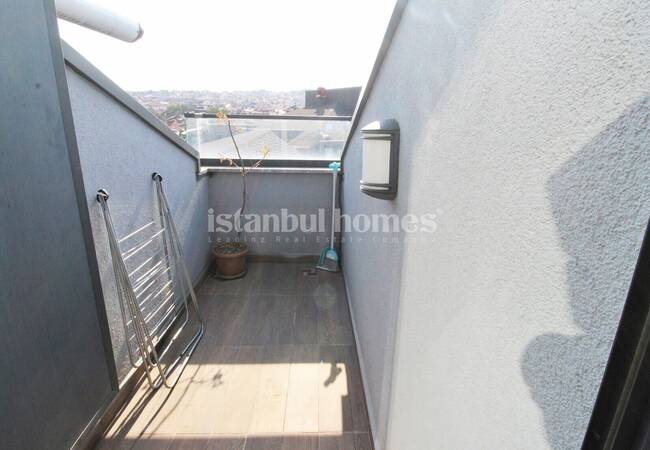 İstanbul Kadıköy'de Sahil ve Çarşıya Yakın Çatı Katı Daire 11