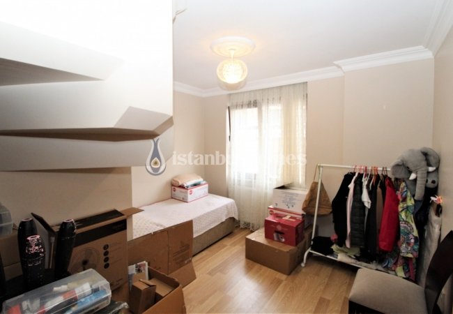 Duplex Flat Within Walking Distance to Subway and Seashore 15
