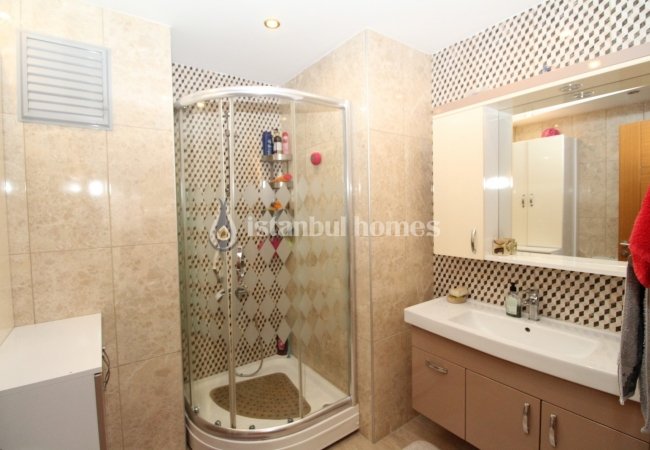 Duplex Flat Within Walking Distance to Subway and Seashore 20