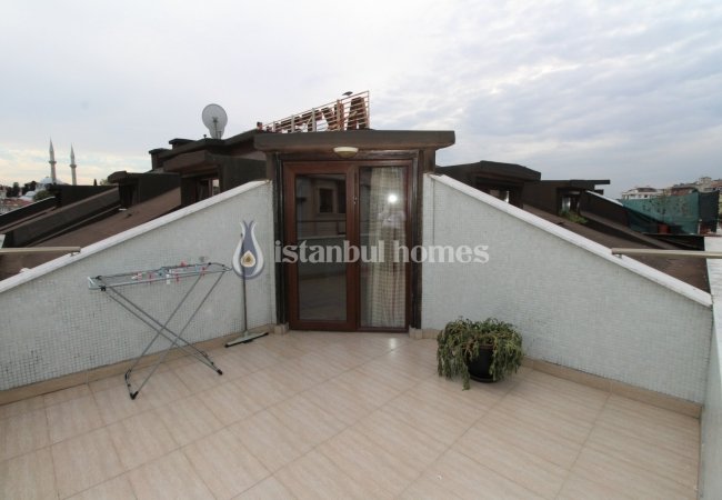 Duplex Flat Within Walking Distance to Subway and Seashore 22