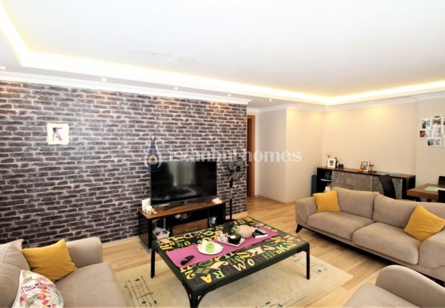 Duplex Flat Within Walking Distance to Subway and Seashore 4