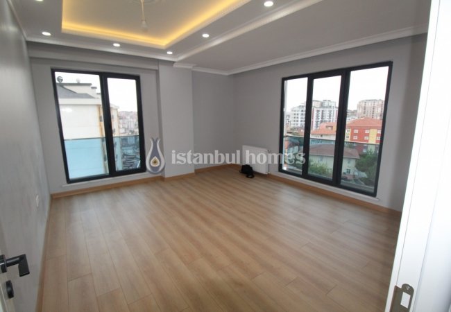 5+1 Duplex Apartment with City View in Istanbul Eyupsultan 4