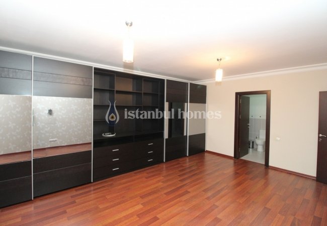 Mansion for Sale in Beykoz with Astonishing Bosphorus Views 16