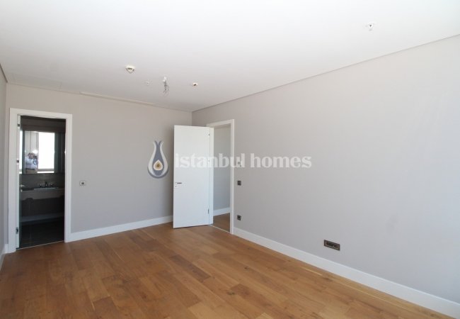 İstanbul Ataşehir'de Anayollara Yakın Lüks Sitede Daireler 25