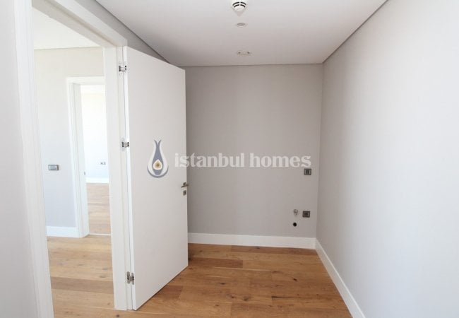 İstanbul Ataşehir'de Anayollara Yakın Lüks Sitede Daireler 30