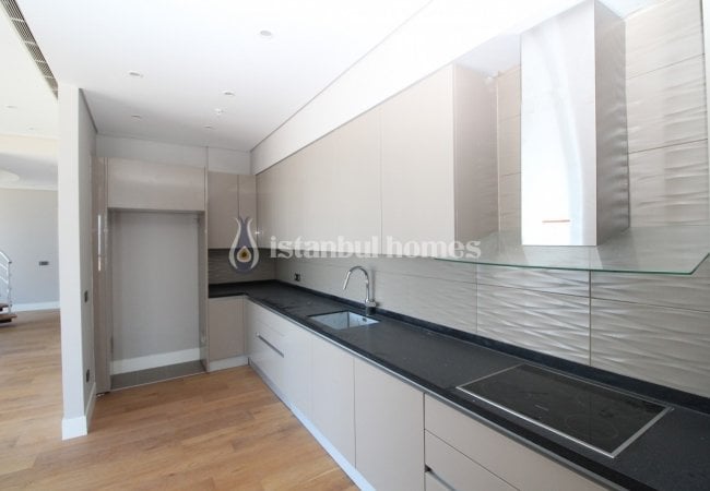 İstanbul Ataşehir'de Anayollara Yakın Lüks Sitede Daireler 14